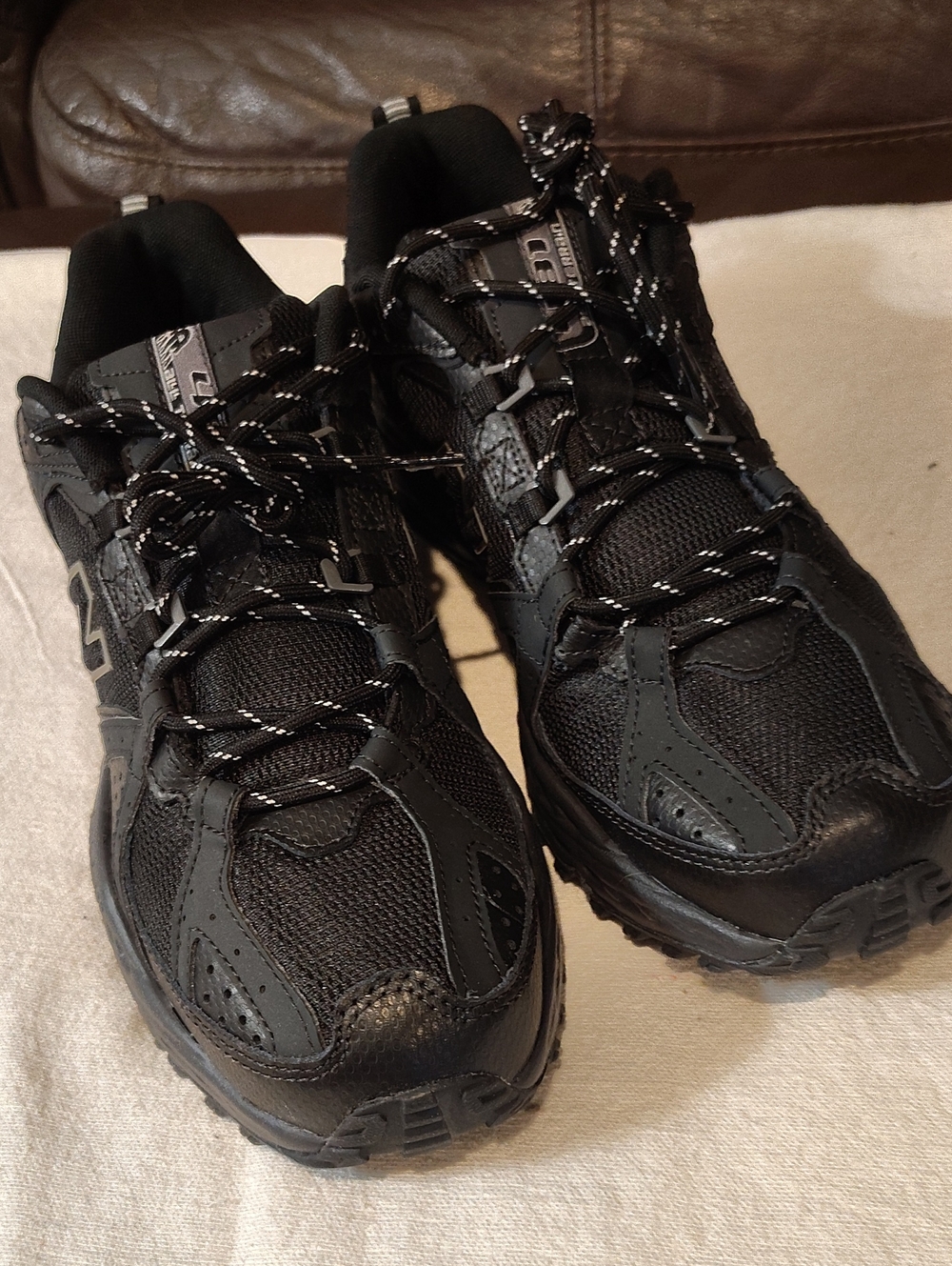 Men's New Balance Black Athletic Trail Sneakers - Lightweight Comfort